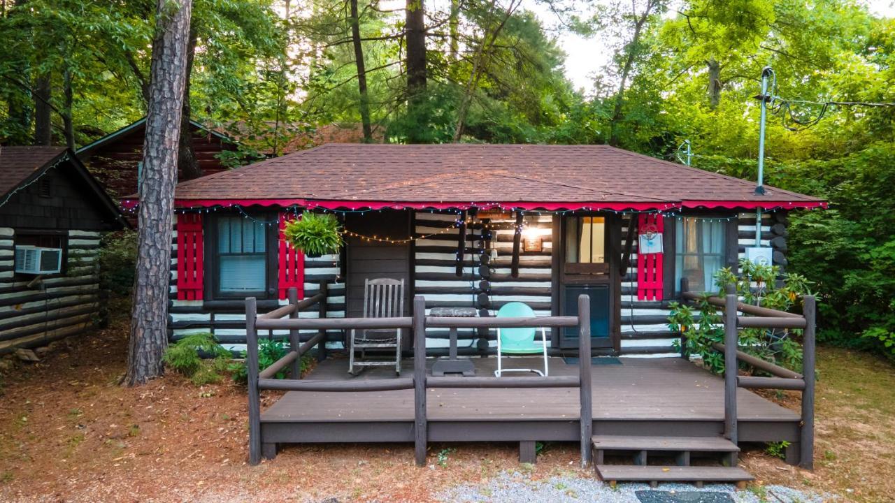 Log Cabin Motor Court Asheville Eksteriør billede