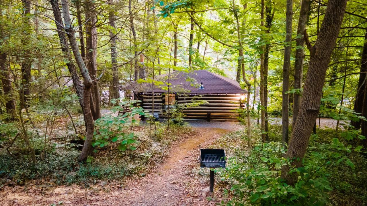 Log Cabin Motor Court Asheville Eksteriør billede