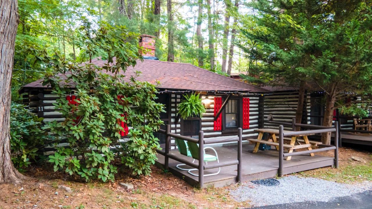 Log Cabin Motor Court Asheville Eksteriør billede