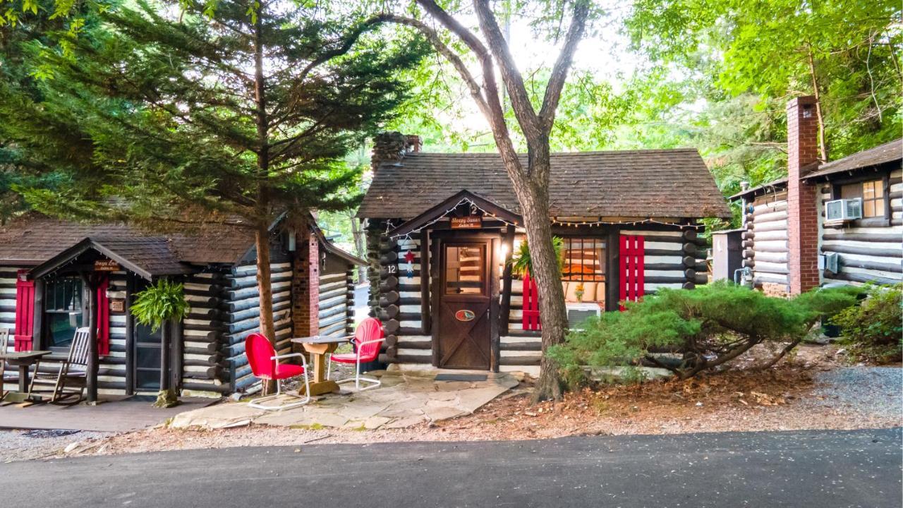 Log Cabin Motor Court Asheville Eksteriør billede