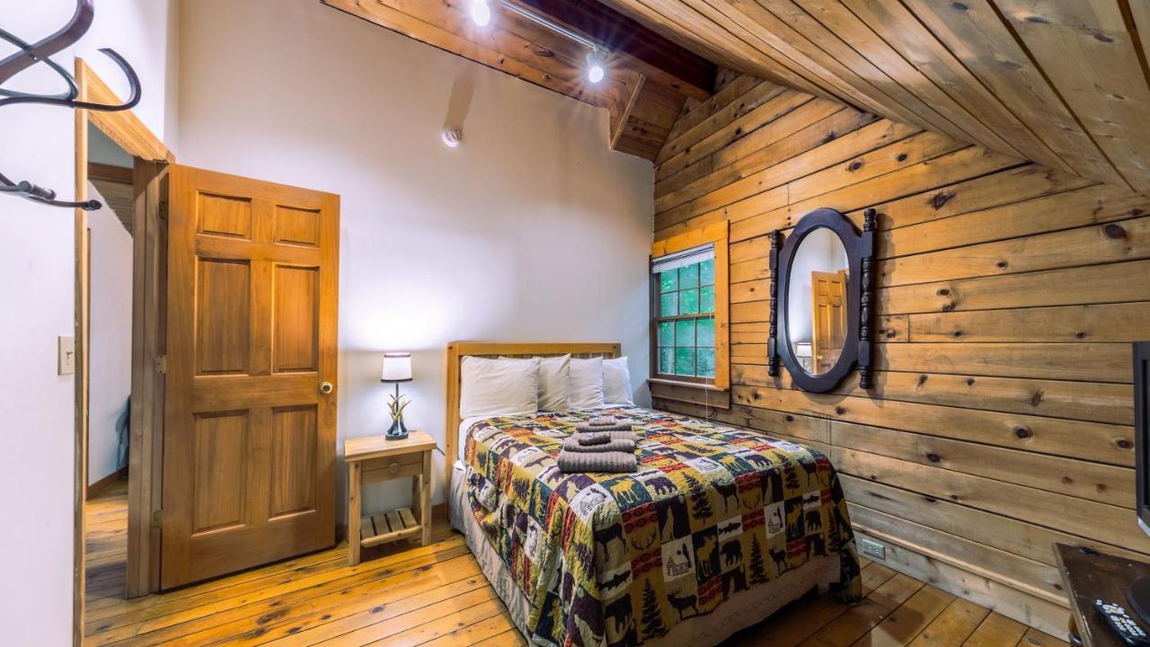 Log Cabin Motor Court Asheville Eksteriør billede