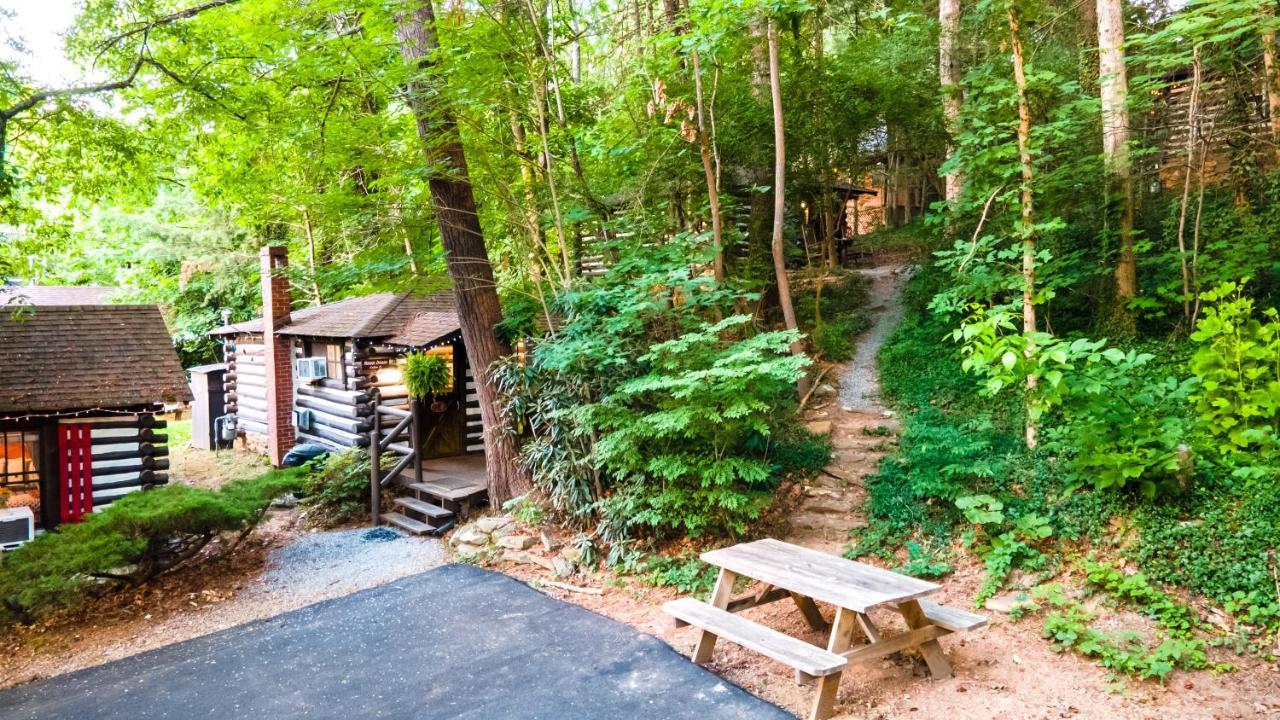 Log Cabin Motor Court Asheville Eksteriør billede