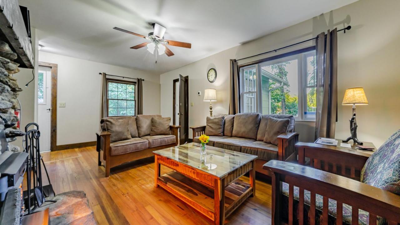 Log Cabin Motor Court Asheville Eksteriør billede