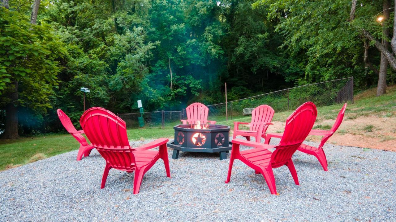 Log Cabin Motor Court Asheville Eksteriør billede