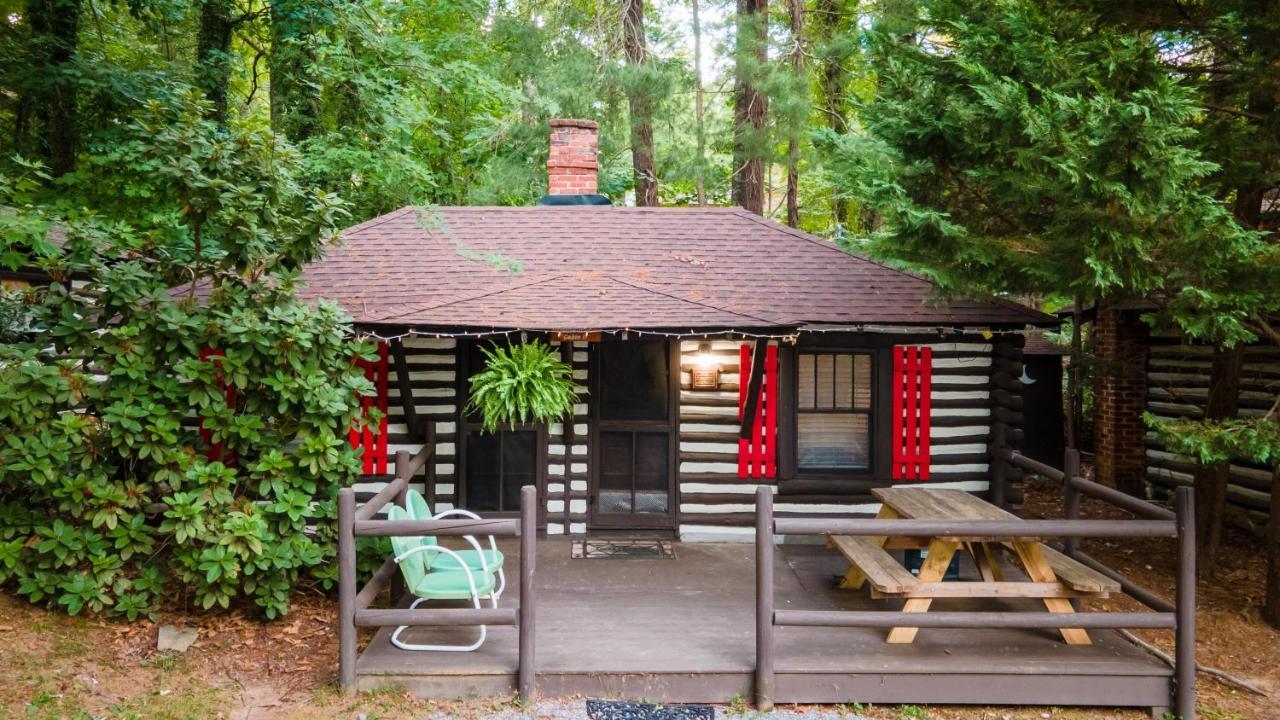 Log Cabin Motor Court Asheville Eksteriør billede